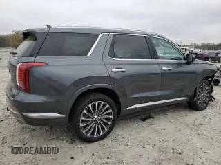 2024 Hyundai Palisade Calligraphy z VIN KM8R7DGEXRU805209, wystawiony jako Copart lot #49897195 z przebiegiem 8394 mil mil oraz Szkody całkowita. Historia ofert i sprzedaży dostępna na DreamBid. Obrazek 3.