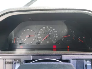 1993 Volvo 960 z VIN YV1KW9517P0010929, wystawiony jako IAAI lot #42159784 z przebiegiem 246 735 mil mil oraz . Historia ofert i sprzedaży dostępna na DreamBid. Obrazek 7.