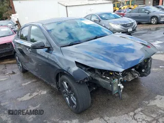 2021 Kia Forte GT-Line with VIN 3KPF34AD6ME302741, listed as a IAAI auction lot 41501828 with 39,331 mi miles. Bid and sale history available at carsss.com. Image 1.