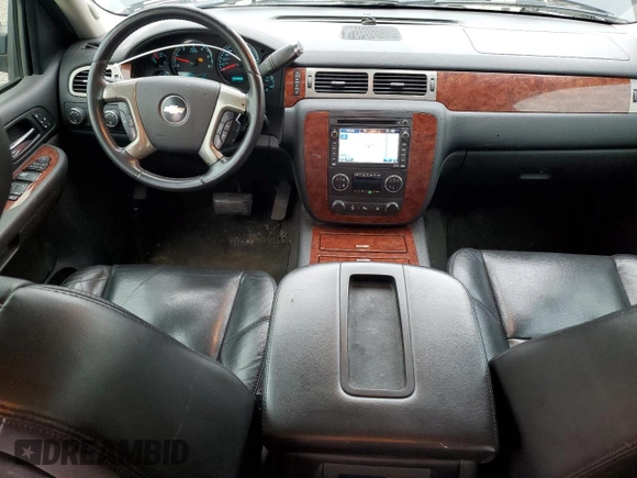 2009 Chevrolet Avalanche LTZ with VIN 3GNFK32049G172308, listed as a Copart auction lot 54840355 with 253,982 mi miles and Clean Title. Bid and sale history available at carsss.com. Image 8.
