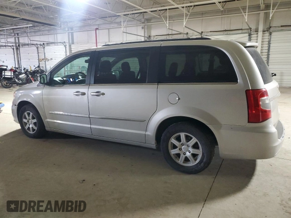 2011 Chrysler Town & Country Touring L with VIN 2A4RR8DG8BR744662, listed as a Copart auction lot 42013515 with 139,393 mi miles and Clean Title. Bid and sale history available at DreamBid. Image 2.