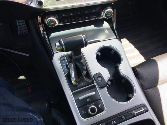 2018 Kia Stinger GT1 with VIN KNAE45LC7J6034168, listed as a IAAI auction lot 41979658 with 111,854 mi miles. Bid and sale history available at carsss.com. Image 11.