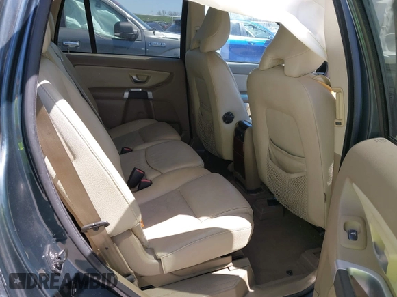 2008 Volvo XC90 I6 with VIN YV4CY982581447944, listed as a IAAI auction lot 42000304 with 132,899 mi miles. Bid and sale history available at carsss.com. Image 8.