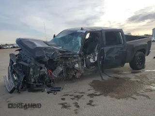 2013 GMC Sierra 2500HD Denali z VIN 1GT125E89DF237115, wystawiony jako Copart lot #46951985 z przebiegiem 215 516 mil mil oraz Szkoda całkowita • Salvage title. Historia ofert i sprzedaży dostępna na DreamBid. Obrazek 1.