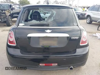 2011 MINI Hardtop with VIN WMWSU3C50BT098905, listed as a IAAI auction lot 42637688 with 118,389 mi miles and . Bid and sale history available at DreamBid. Image 16.