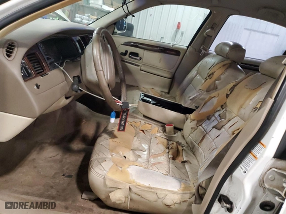 2000 Lincoln Town Car Executive with VIN 1LNHM81W7YY788180, listed as a Copart auction lot 41430055 with 208,237 mi miles and Non Repairable. Bid and sale history available at carsss.com. Image 7.