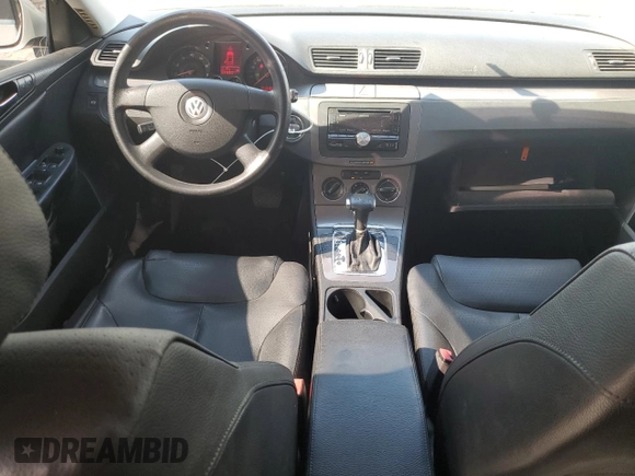 2008 Volkswagen Passat Turbo z VIN WVWJK73C58E186808, wystawiony jako Copart lot #72097784 z przebiegiem 131 500 mil mil oraz Szkoda całkowita • Salvage title. Historia ofert i sprzedaży dostępna na DreamBid. Obrazek 8.