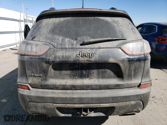 2019 Jeep Cherokee Altitude z VIN 1C4PJMLX8KD282895, wystawiony jako Copart lot #47054495 z przebiegiem 159 831 mil mil oraz Szkoda całkowita • Salvage title. Historia ofert i sprzedaży dostępna na DreamBid. Obrazek 6.
