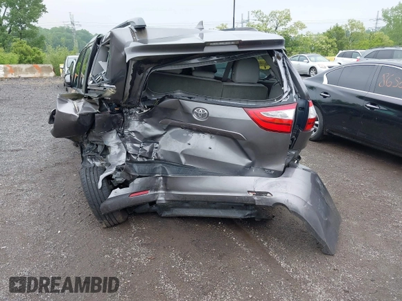 2018 Toyota Sienna XLE Auto Access Seat with VIN 5TDYZ3DC8JS916681, listed as a IAAI auction lot 42257674 with 124,262 mi miles and . Bid and sale history available at DreamBid. Image 6.