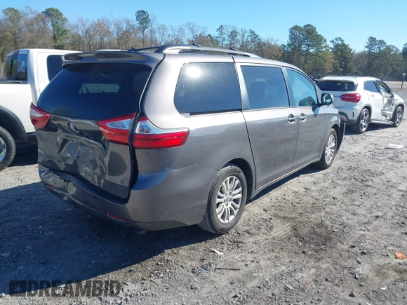 2016 Toyota Sienna XLE with VIN 5TDYK3DCXGS706385, listed as a IAAI auction lot 41286243 with 138,553 mi miles. Bid and sale history available at carsss.com. Image 4.