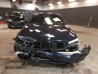 2019 BMW 5 Series 540i xDrive z VIN WBAJE7C53KWW29884, wystawiony jako IAAI lot #42020658 z przebiegiem 68 389 mil mil oraz . Historia ofert i sprzedaży dostępna na DreamBid. Obrazek 12.