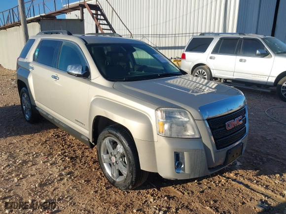 2012 GMC Terrain SLT-1 with VIN 2GKFLUE50C6192422, listed as a IAAI auction lot 41332803 with 200,666 mi miles. Bid and sale history available at carsss.com. Image 1.