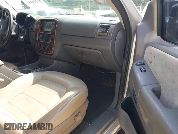 2005 Ford Explorer XLT with VIN 1FMZU73E35UB63135, listed as a IAAI auction lot 42704478 with 294,831 mi miles and . Bid and sale history available at DreamBid. Image 5.
