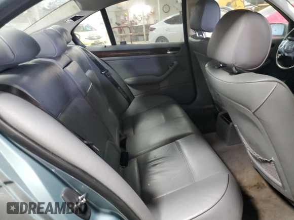 2004 BMW 3 Series 330xi with VIN WBAEW53404PN36084, listed as a Copart auction lot 44697235 with 0 mi miles and Salvage Title. Bid and sale history available at carsss.com. Image 11.
