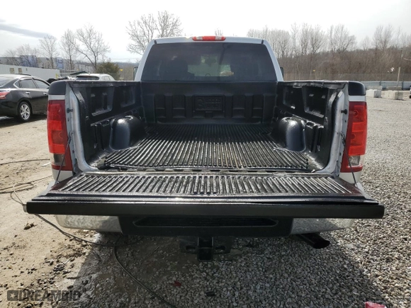 2011 GMC Sierra 2500HD SLE with VIN 1GT220CG9BZ200191, listed as a Copart auction lot 43624545 with 193,940 mi miles and Salvage Title. Bid and sale history available at carsss.com. Image 6.