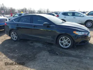 2018 Ford Fusion Hybrid S with VIN 3FA6P0UU4JR101262, listed as a IAAI auction lot 41808442 with 67,537 mi miles. Bid and sale history available at carsss.com. Image 12.