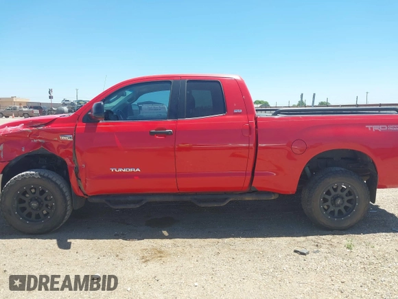 2008 Toyota Tundra z VIN 5TFBV54128X080074, wystawiony jako IAAI lot #42227681 z przebiegiem 176 042 mil mil oraz . Historia ofert i sprzedaży dostępna na DreamBid. Obrazek 14.