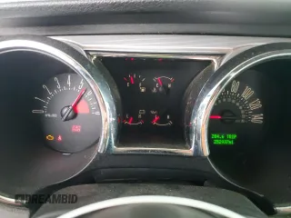 2006 Ford Mustang GT Deluxe with VIN 1ZVHT82H365232581, listed as a Copart auction lot 63277185 with 252,937 mi miles and Salvage title. Bid and sale history available at DreamBid. Image 9.