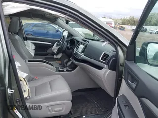2018 Toyota Highlander SE with VIN 5TDJZRFH9JS823049, listed as a IAAI auction lot 39639165 with 85,990 mi miles and . Bid and sale history available at DreamBid. Image 5.