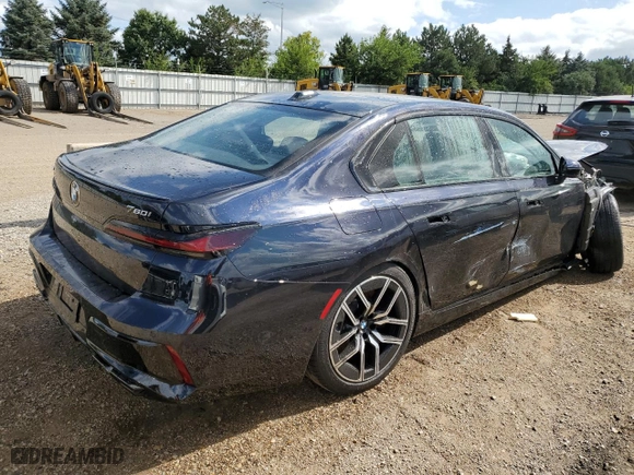 2024 BMW 7 Series 760i xDrive with VIN WBA33EJ06RCR25522, listed as a Copart auction lot 67920894 with 2,130 mi miles and Salvage Title. Bid and sale history available at carsss.com. Image 3.