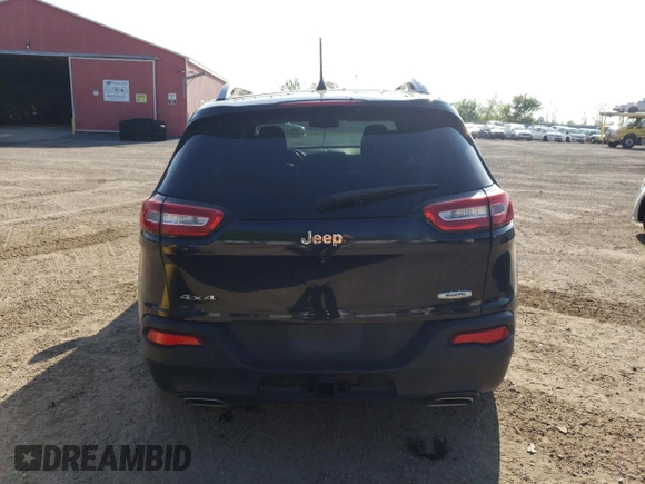 2016 Jeep Cherokee Latitude z VIN 1C4PJMCS6GW111367, wystawiony jako Copart lot #56582815 z przebiegiem 121 491 mil mil oraz Szkoda całkowita • Salvage title. Historia ofert i sprzedaży dostępna na DreamBid. Obrazek 6.