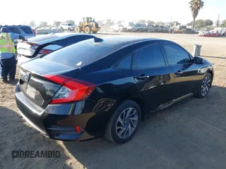 2017 Honda Civic EX z VIN 2HGFC2F75HH519233, wystawiony jako IAAI lot #40375565 z przebiegiem 133 660 mil mil oraz . Historia ofert i sprzedaży dostępna na DreamBid. Obrazek 4.