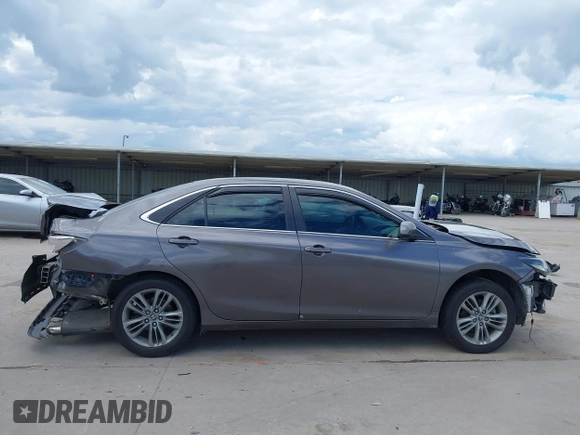 2015 Toyota Camry XLE z VIN 4T1BF1FK8FU114881, wystawiony jako IAAI lot #42231368 z przebiegiem Nie podano mil oraz . Historia ofert i sprzedaży dostępna na DreamBid. Obrazek 14.