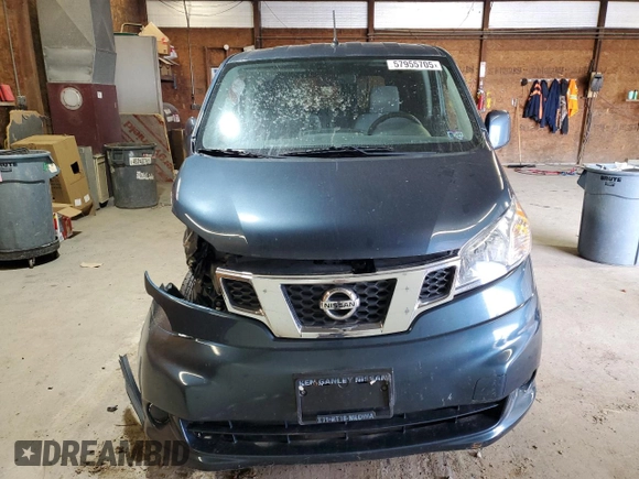 2016 Nissan NV200 S z VIN 3N6CM0KN7GK697595, wystawiony jako Copart lot #57955705 z przebiegiem 118 396 mil mil oraz Szkody całkowita. Historia ofert i sprzedaży dostępna na DreamBid. Obrazek 5.