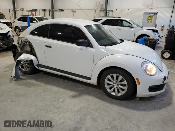 2015 Volkswagen Beetle Fleet Edition with VIN 3VWF17AT1FM615796, listed as a Copart auction lot 55050615 with 165,136 mi miles and Salvage title. Bid and sale history available at DreamBid. Image 4.