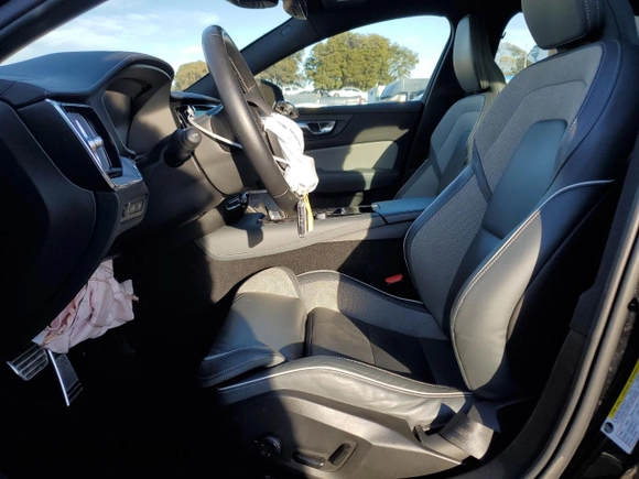 2021 Volvo S60 R-Design with VIN 7JRBR0FM5MG113529, listed as a Copart auction lot 87932845 with 33,639 mi miles and Salvage Title. Bid and sale history available at carsss.com. Image 7.