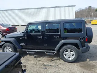 2017 Jeep Wrangler Unlimited Sport with VIN 1C4BJWDG4HL538582, listed as a IAAI auction lot 41921436 with 32,006 mi miles. Bid and sale history available at carsss.com. Image 15.