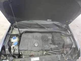 2010 Volkswagen Jetta S с VIN 3VWKZ7AJ3AM623865, выставлен на аукционе Copart как лот 72447924 с пробегом 6 650 миль миль и Чистый • Clean title. История ставок и продаж доступна на DreamBid. Изображение 12.