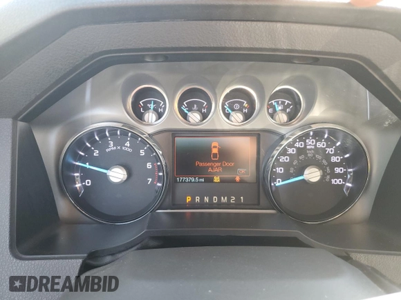 2014 Ford F-250 XL z VIN 1FT7W2B69EEB61564, wystawiony jako Copart lot #52742675 z przebiegiem 177 379 mil mil oraz Nie do naprawy • Non repairable. Historia ofert i sprzedaży dostępna na DreamBid. Obrazek 9.