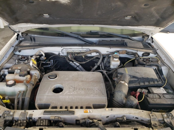 2011 Ford Escape Hybrid with VIN 1FMCU4K35BKC23461, listed as a Copart auction lot 73209354 with 3,888 mi miles and Clean title. Bid and sale history available at DreamBid. Image 12.
