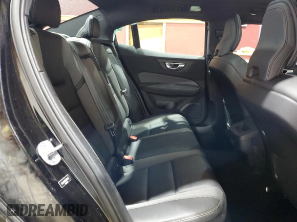 2024 Volvo S60 Plus Black Edition z VIN 7JRL12TH5RG308326, wystawiony jako Copart lot #41958005 z przebiegiem Nie podano mil oraz Szkody całkowita. Historia ofert i sprzedaży dostępna na DreamBid. Obrazek 10.