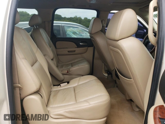2008 Chevrolet Suburban LT w/2LT with VIN 1GNFK16328R193634, listed as a Copart auction lot 68741644 with 265,320 mi miles and Salvage Title. Bid and sale history available at carsss.com. Image 11.