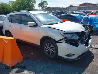 2015 Nissan Rogue SL with VIN 5N1AT2MV8FC823548, listed as a IAAI auction lot 42070704 with 125,331 mi miles. Bid and sale history available at carsss.com. Image 1.