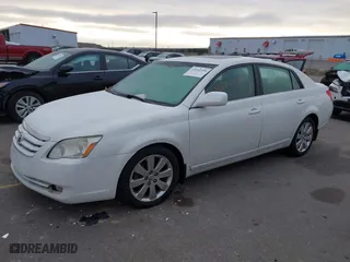 2005 Toyota Avalon XL with VIN 4T1BK36B95U051814, listed as a IAAI auction lot 41052486 with NaN miles. Bid and sale history available at carsss.com. Image 17.