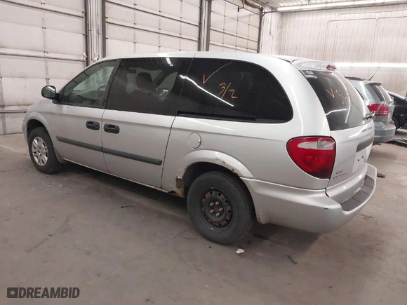 2005 Dodge Caravan SE with VIN 1D4GP24R25B316271, listed as a IAAI auction lot 41720154 with 231,797 mi miles. Bid and sale history available at carsss.com. Image 3.
