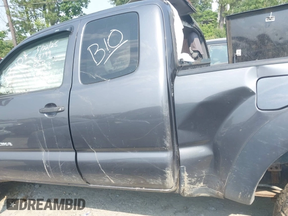 2013 Toyota Tacoma z VIN 5TFUX4EN2DX019669, wystawiony jako IAAI lot #42368685 z przebiegiem Nie podano mil oraz . Historia ofert i sprzedaży dostępna na DreamBid. Obrazek 13.