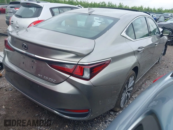 2021 Lexus ES 250 z VIN 58AD11D11MU002155, wystawiony jako IAAI lot #42186499 z przebiegiem 49 539 mil mil oraz . Historia ofert i sprzedaży dostępna na DreamBid. Obrazek 4.