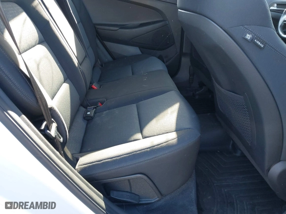 2017 Hyundai Tucson Value with VIN KM8J33A28HU533047, listed as a IAAI auction lot 41853087 with 74,238 mi miles. Bid and sale history available at carsss.com. Image 8.