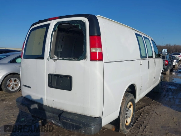 2007 Chevrolet Express Cargo Van with VIN 1GCGG25V571105406, listed as a IAAI auction lot 41176630 with 134,630 mi miles. Bid and sale history available at carsss.com. Image 4.