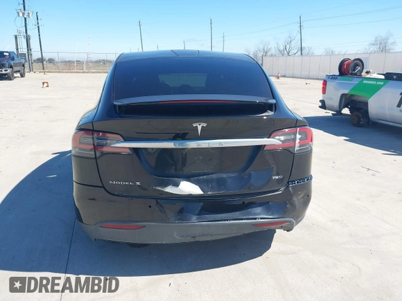 2017 Tesla Model X 90D z VIN 5YJXCAE28HF059140, wystawiony jako IAAI lot #41648518 z przebiegiem Nie podano mil oraz . Historia ofert i sprzedaży dostępna na DreamBid. Obrazek 15.