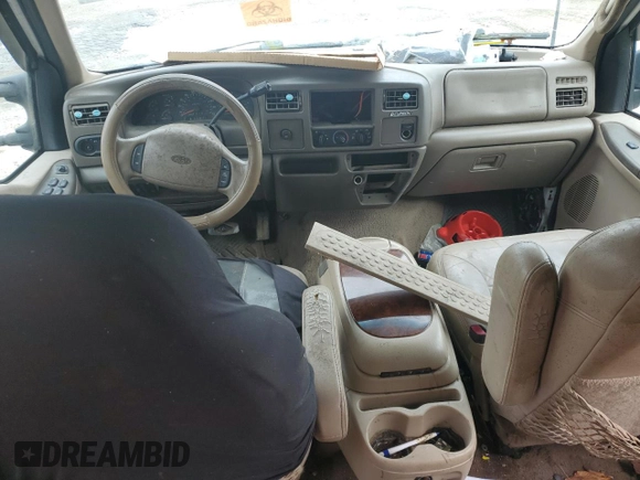 2000 Ford Excursion Limited with VIN 1FMNU42L3YEC40856, listed as a Copart auction lot 43702325 with 242,903 mi miles and Clean title. Bid and sale history available at DreamBid. Image 8.