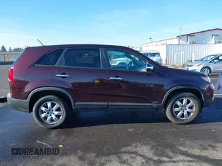2013 Kia Sorento LX with VIN 5XYKTCA6XDG359148, listed as a IAAI auction lot 41385260 with 112,912 mi miles. Bid and sale history available at carsss.com. Image 14.