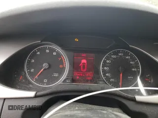 2009 Audi A4 z VIN WAUGF78K59A171133, wystawiony jako Copart lot #74326974 z przebiegiem 179 409 mil mil oraz Szkoda całkowita • Salvage title. Historia ofert i sprzedaży dostępna na DreamBid. Obrazek 9.
