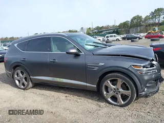 2023 Genesis GV80 z VIN KMUHCESC2PU127234, wystawiony jako IAAI lot #42076050 z przebiegiem 24 281 mil mil oraz . Historia ofert i sprzedaży dostępna na DreamBid. Obrazek 13.