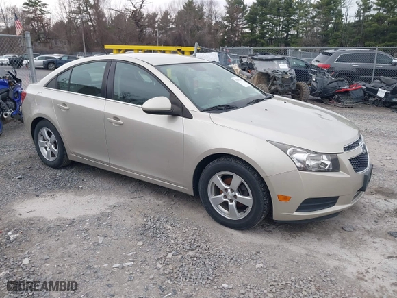 2014 Chevrolet Cruze 1LT with VIN 1G1PC5SB8E7442100, listed as a IAAI auction lot 42092820 with 113,178 mi miles. Bid and sale history available at carsss.com. Image 1.