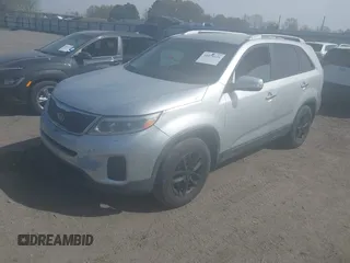 2014 Kia Sorento LX with VIN 5XYKT4A73EG492415, listed as a IAAI auction lot 41875320 with 189,293 mi miles and . Bid and sale history available at carsss.com. Image 2.